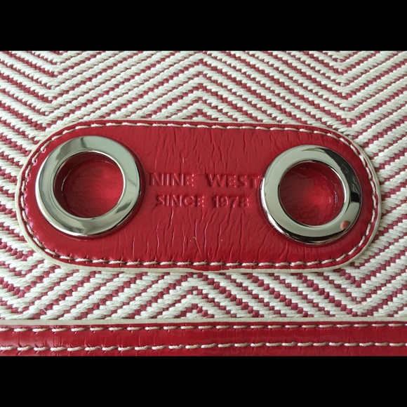 Nine West clutch - Picture 2 of 3